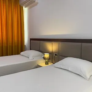 Ξενοδοχείο 3b Boutique, Σαράντα